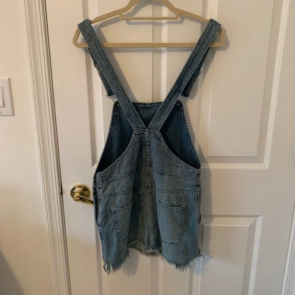 Free people torn up jumper light wash denim overalls skirt - Picture 5 of 10